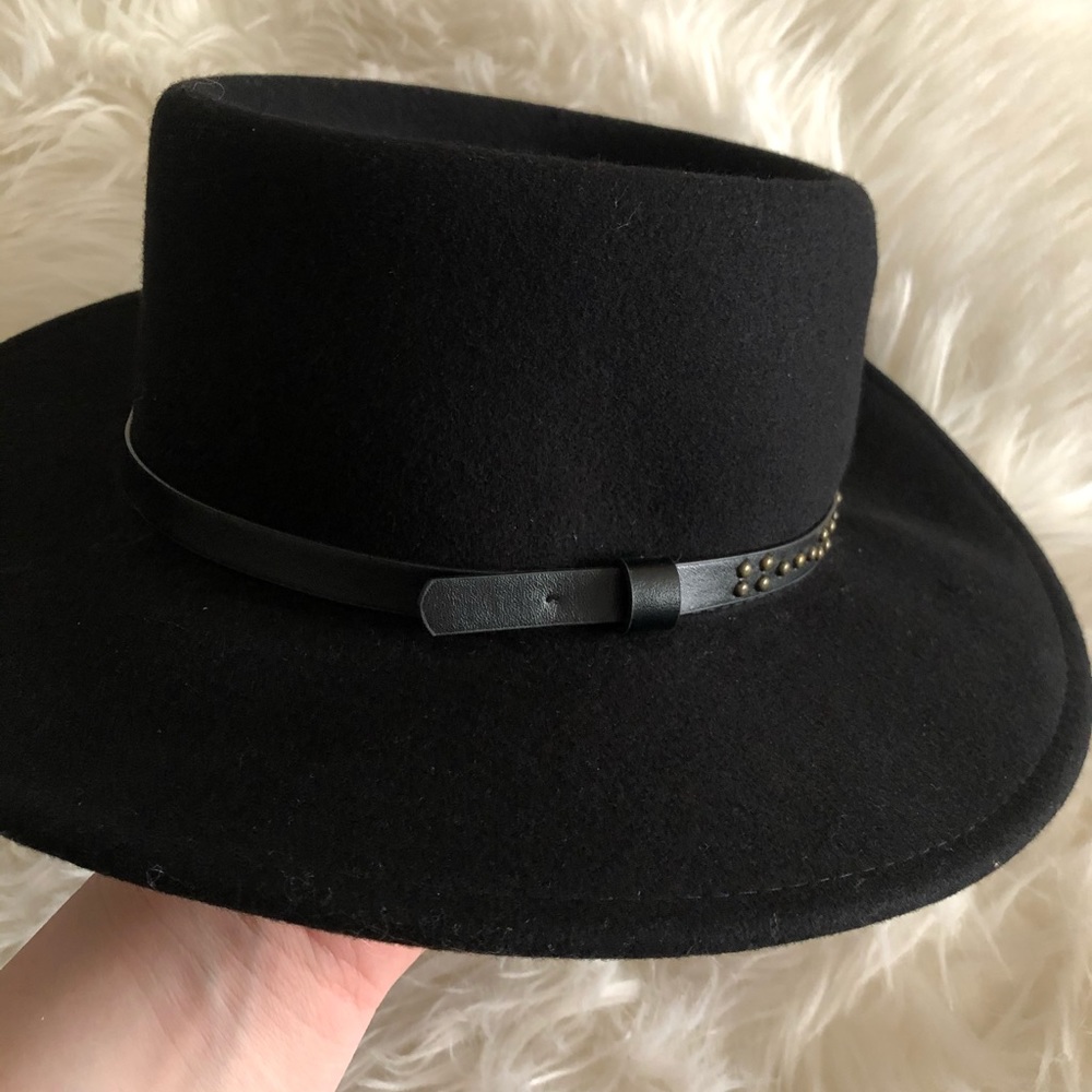 Universal thread hat